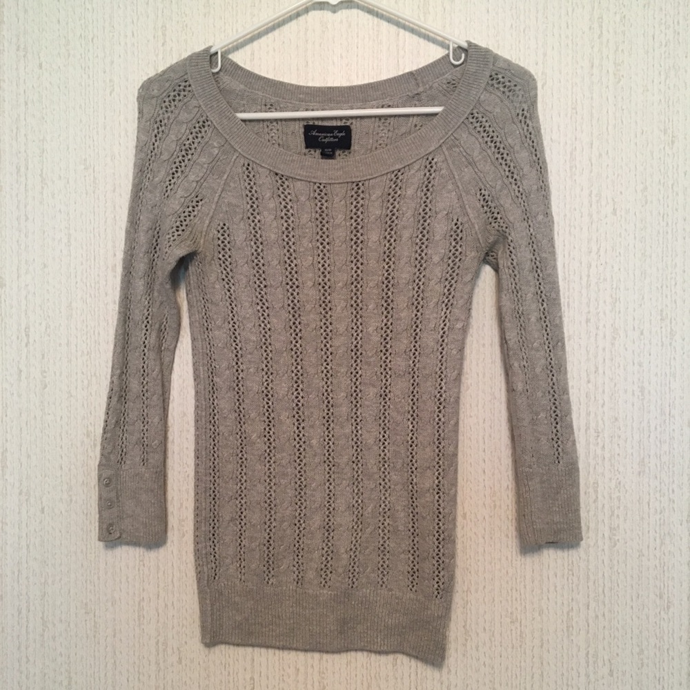 SOLD // American Eagle Grey 3/4 Sleeve Sweater